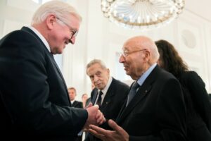 Bundespräsident Steinmeier und Überlebende des KZ Auschwitz-Birkenau 2017