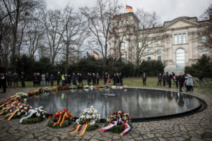 Gedenken am Sinit und Roma Denkmal, © Stifung Denkmal, Foto: Marko Priske