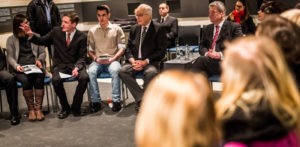 Berliner Schülerinnen und Schüler im Gespräch mit Naftali Fürst und Bundespräsident Joachim Gauck, Foto: Marko Priske